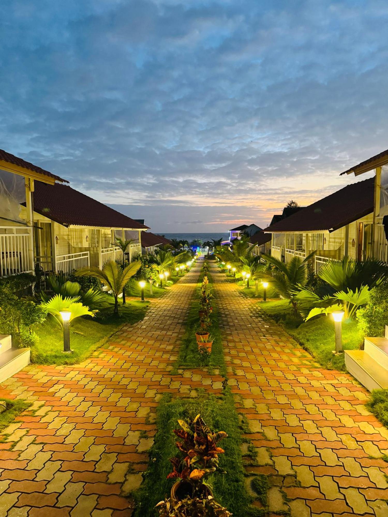 Maargit Beach Resort Mandrem Buitenkant foto