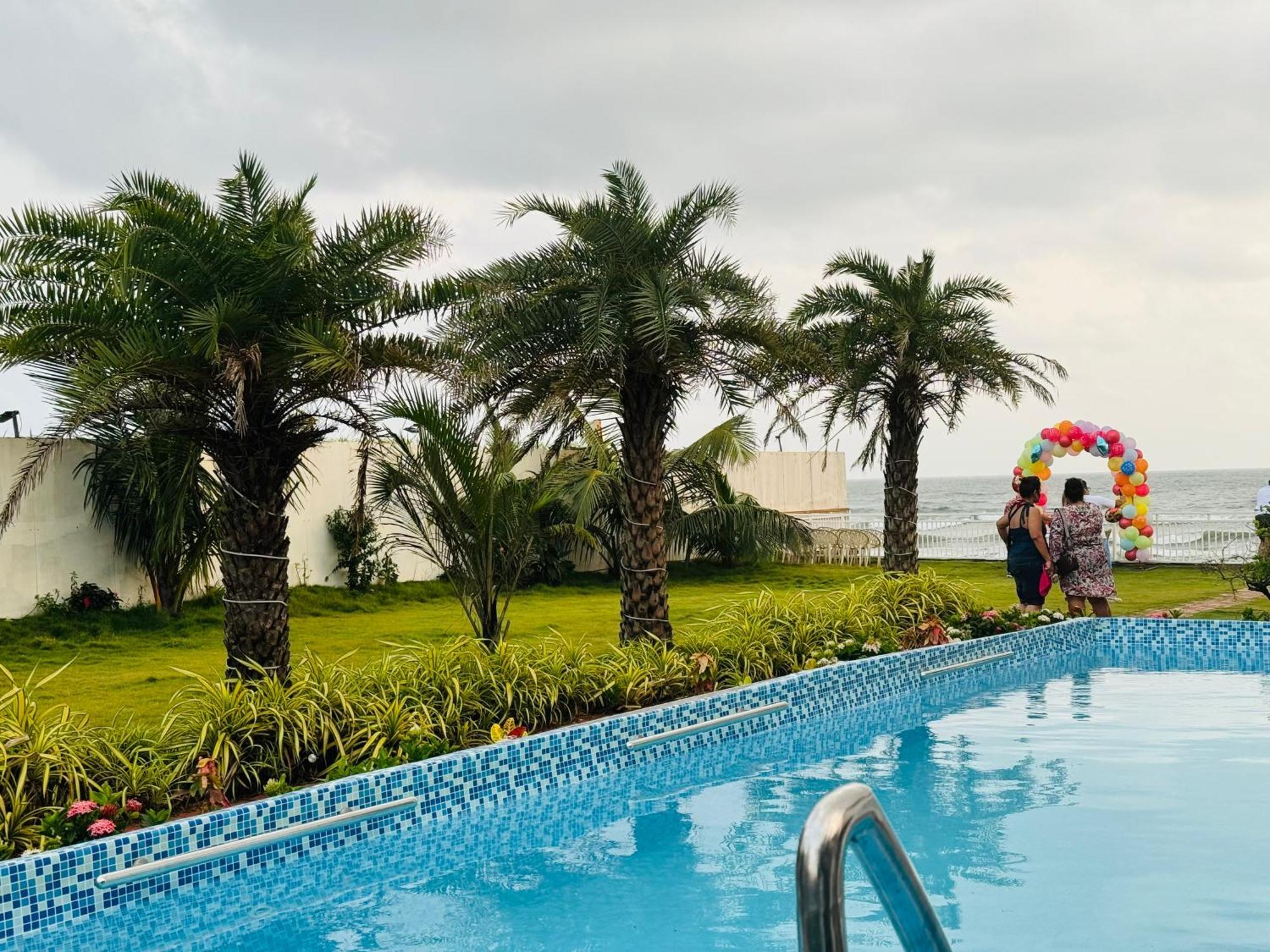 Maargit Beach Resort Mandrem Buitenkant foto
