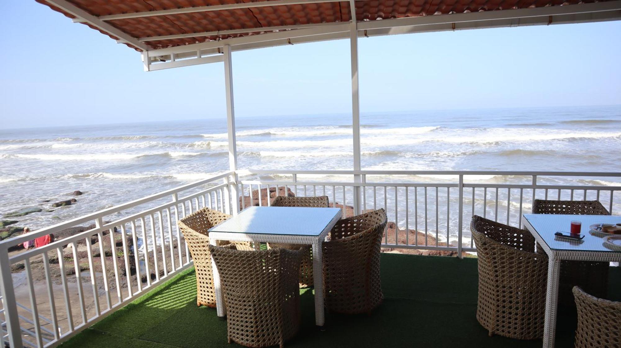 Maargit Beach Resort Mandrem Buitenkant foto