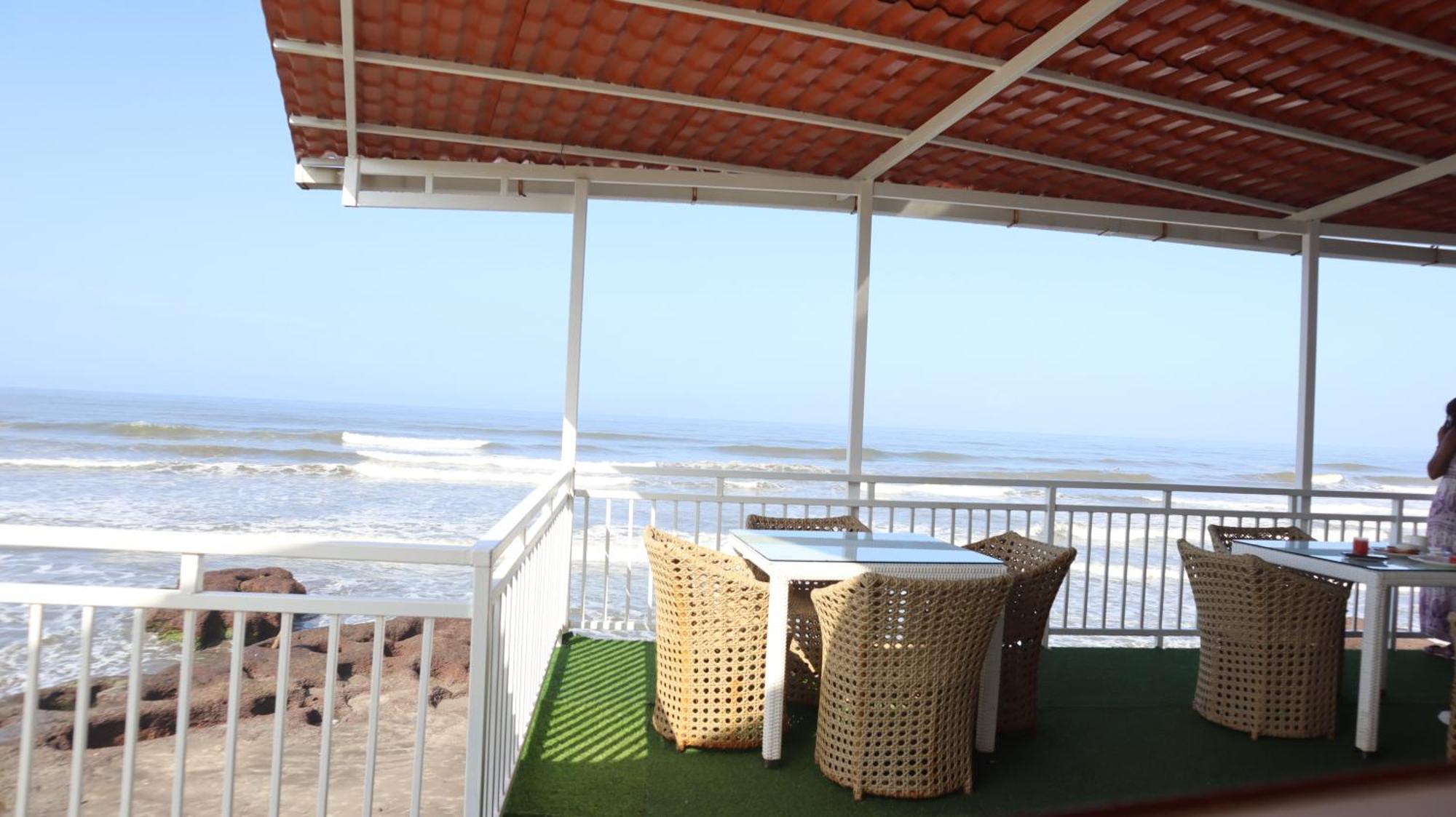 Maargit Beach Resort Mandrem Buitenkant foto