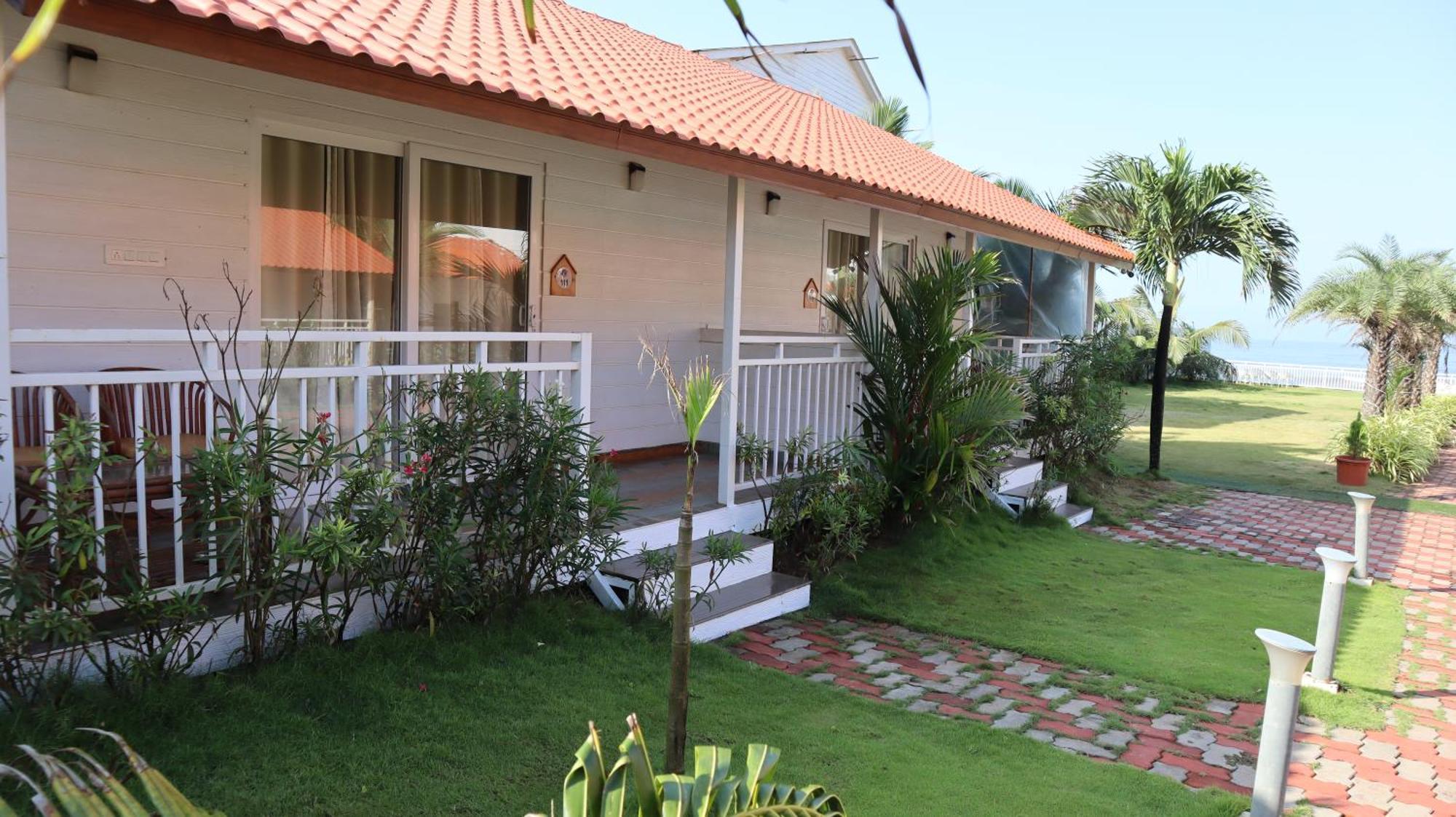 Maargit Beach Resort Mandrem Buitenkant foto